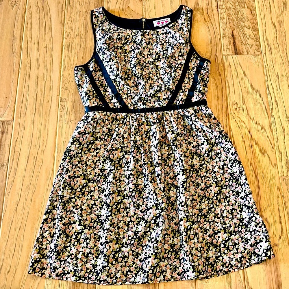 Three Pink Hearts Green & Pink Floral Dress w/ Black Edging and Zipper, size 11